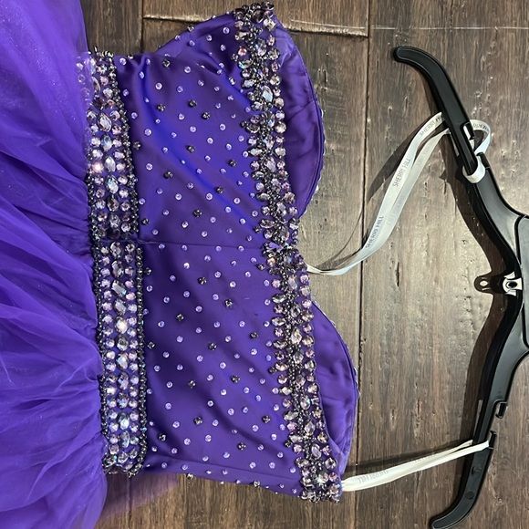 Only used one for sweet 15 but can be used for prom - Picture 3 of 5